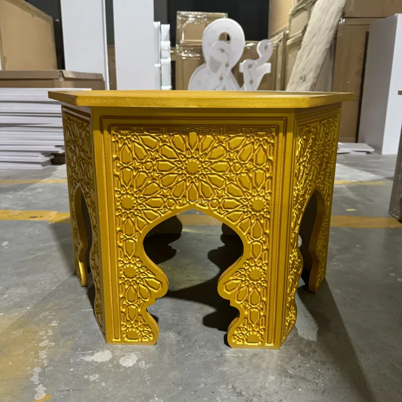 Indian Wedding Decor Supply - طاولة جانبية دائرية بنمط زهور هندي