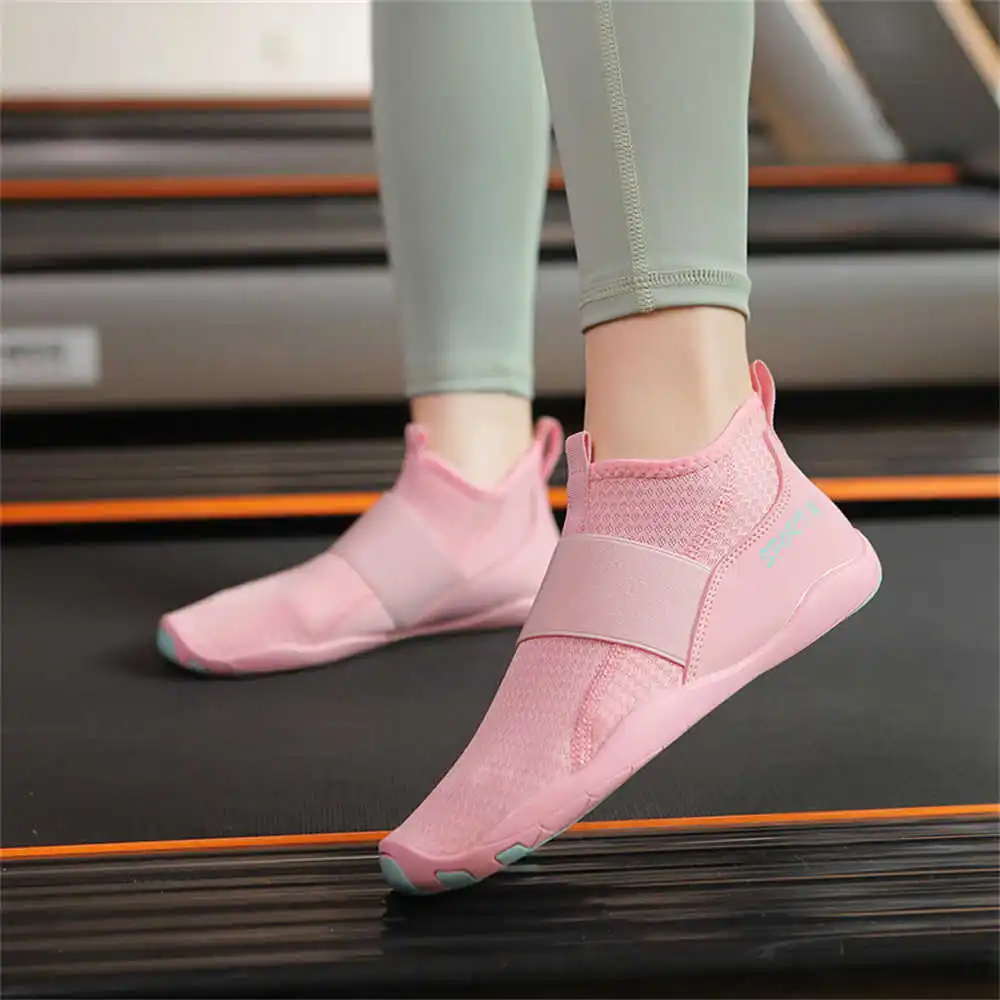 أحذية رياضية خفيفة Hi Tops بال - مراجعة Wedding Supply Store Canada وسعره