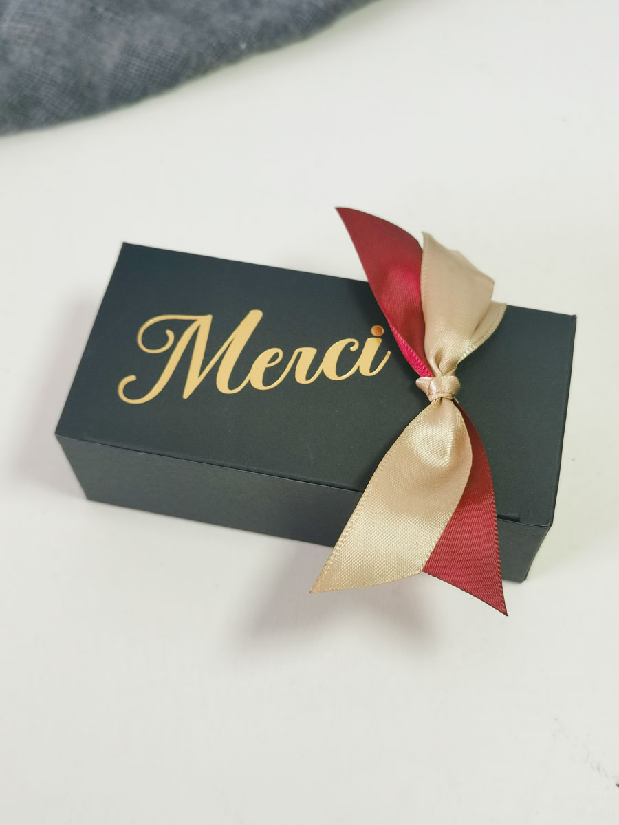 علب الهدايا الصغيرة مع الشريط  - مراجعة Wedding Supply Business وسعره